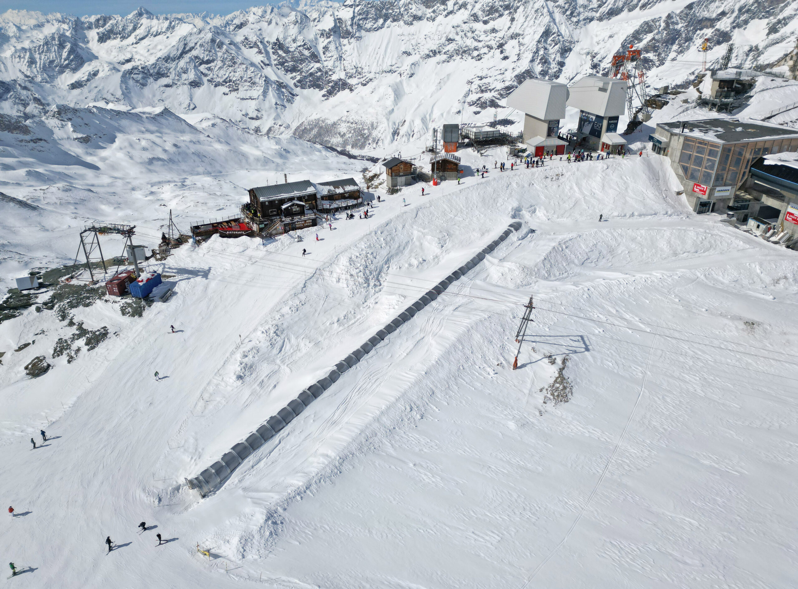 The highest conveyor belt in the world is a Team Service